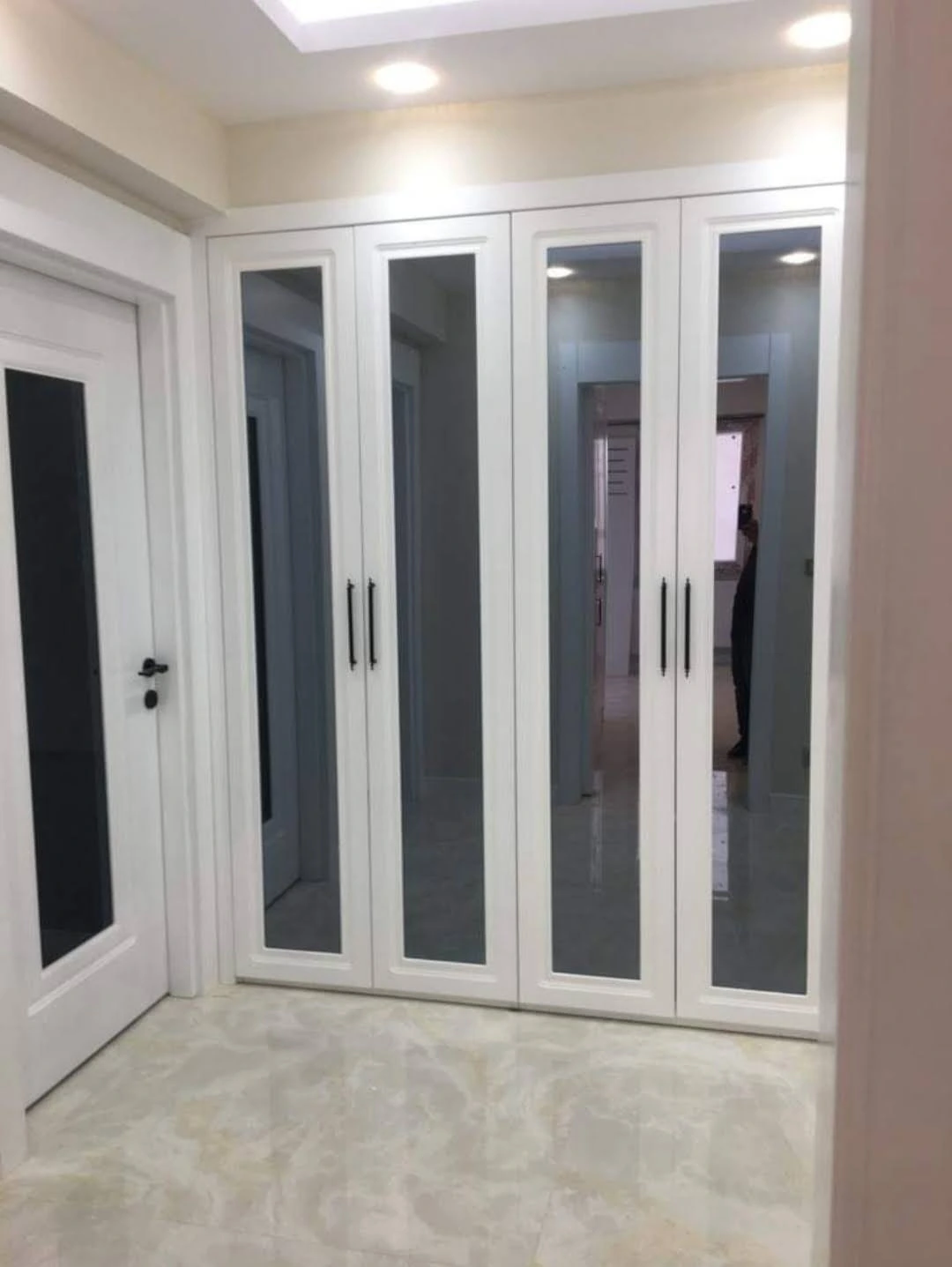 Modern Dresuar & Ayakkabılık
